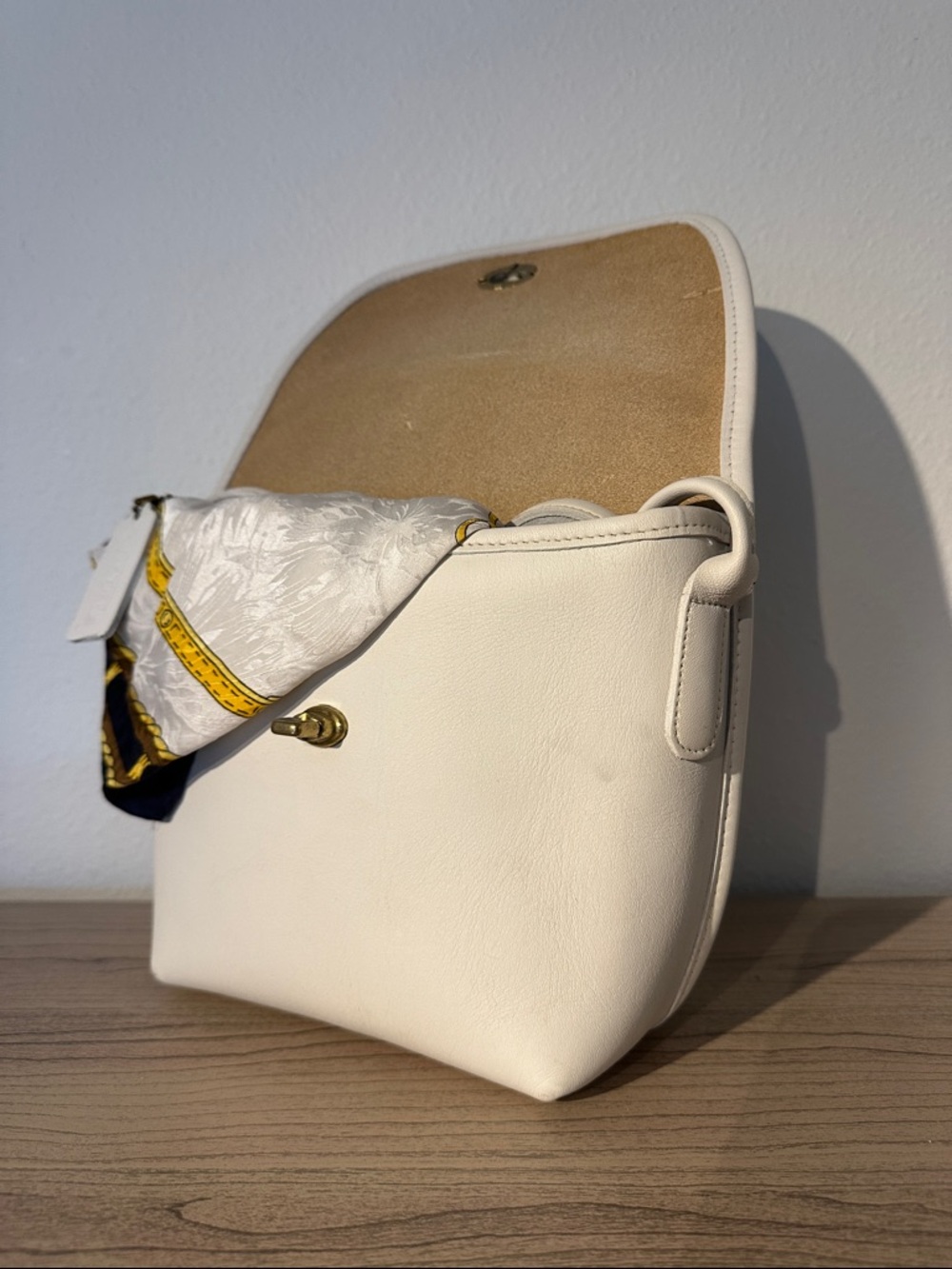 Vintage Coach Legacy Quincy Bag #9919 Bone Glove tanned Leather Crossbody - Picture 6 of 17